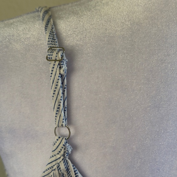 H&M Blue & White Striped Tie-Front Button Tank Top - Picture 5 of 6